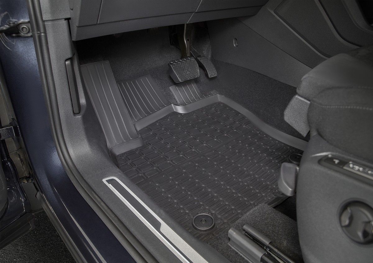 Rival 15805006 в салон Volkswagen Tiguan II 2016->, черный